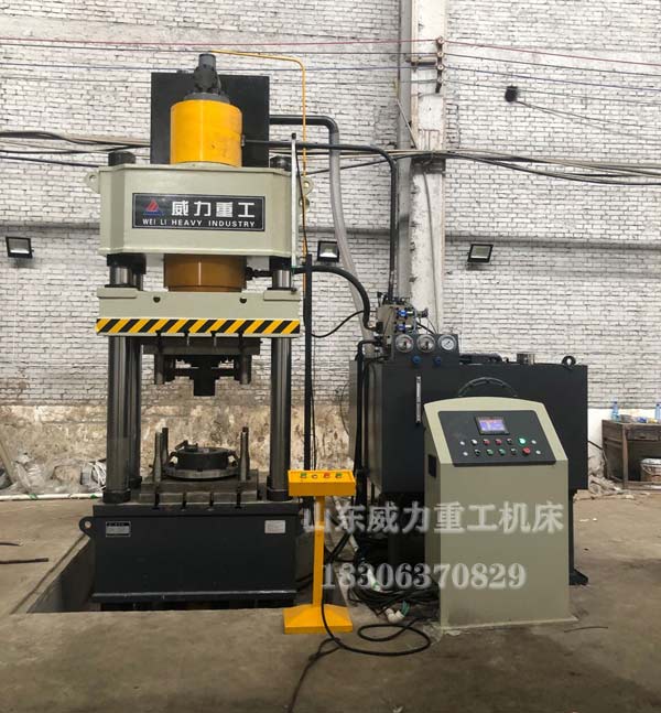 四柱式熱鍛油壓機(jī)客戶現(xiàn)場(chǎng)圖